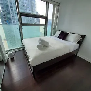 https://luxury-condo-2bed-2bath-downtown-toronto.niagara-fallshotels.com
