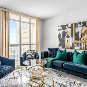 One Bed And Den Upscale Comfort With Parking Appartement Toronto