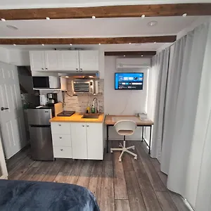 Well Equipped Studio For Non-smoking Guests Only Citq зo9467 Appartement Longueuil