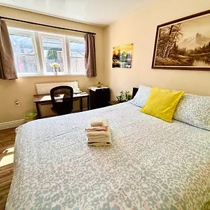 Bright&modern Space Perfect For Couple And Family Step To Public Transit In Toronto