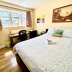 Bright&modern Space Perfect For Couple And Family Step To Public Transit In Toronto