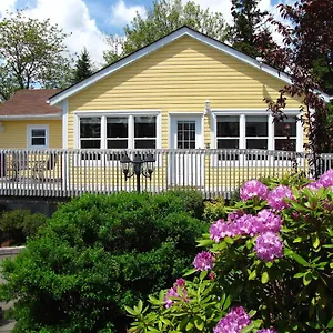 https://larindas-landing-oceanfront-cottages.halifax-hotels.org