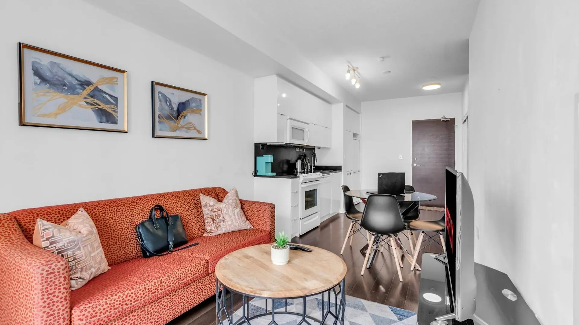 Lake View Suite - 1 Free Parking Toronto 0*,  Canada