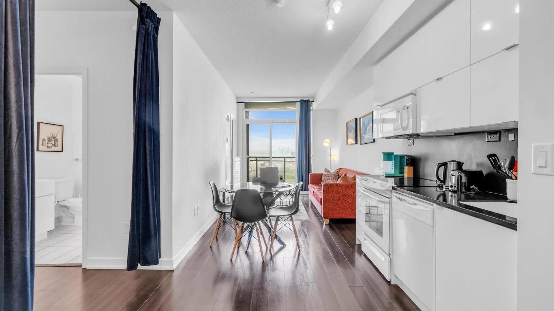 Lake View Suite - 1 Free Parking Toronto 0*,  Canada